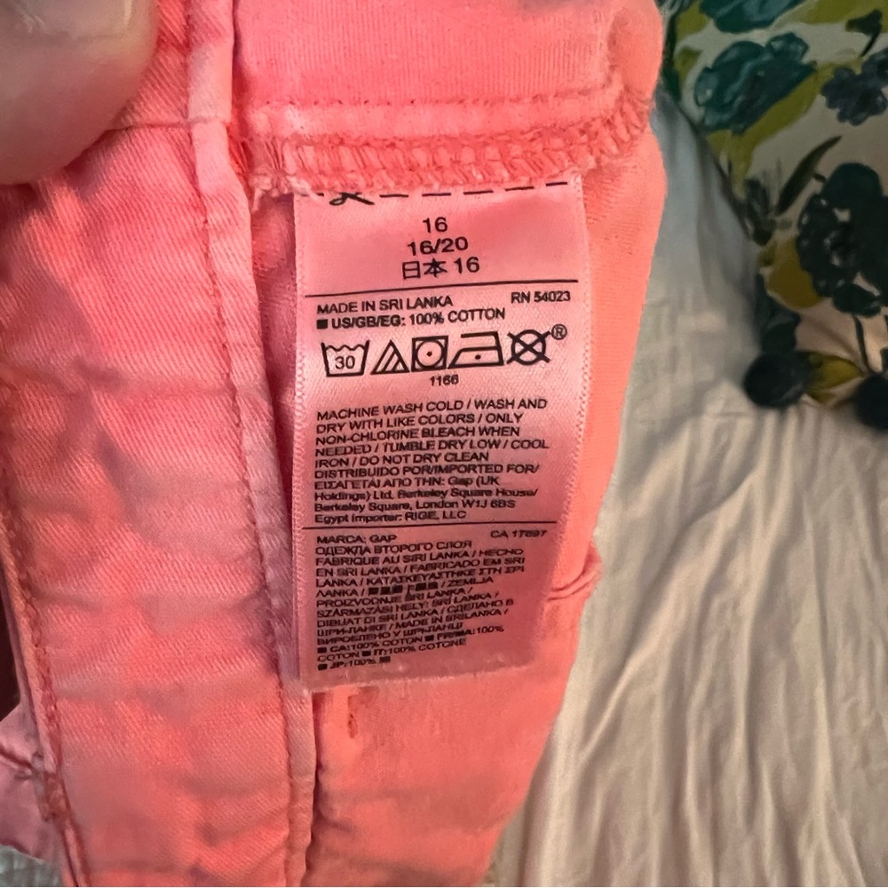 Gap - Neon Pink Shorts - Picture 5 of 6